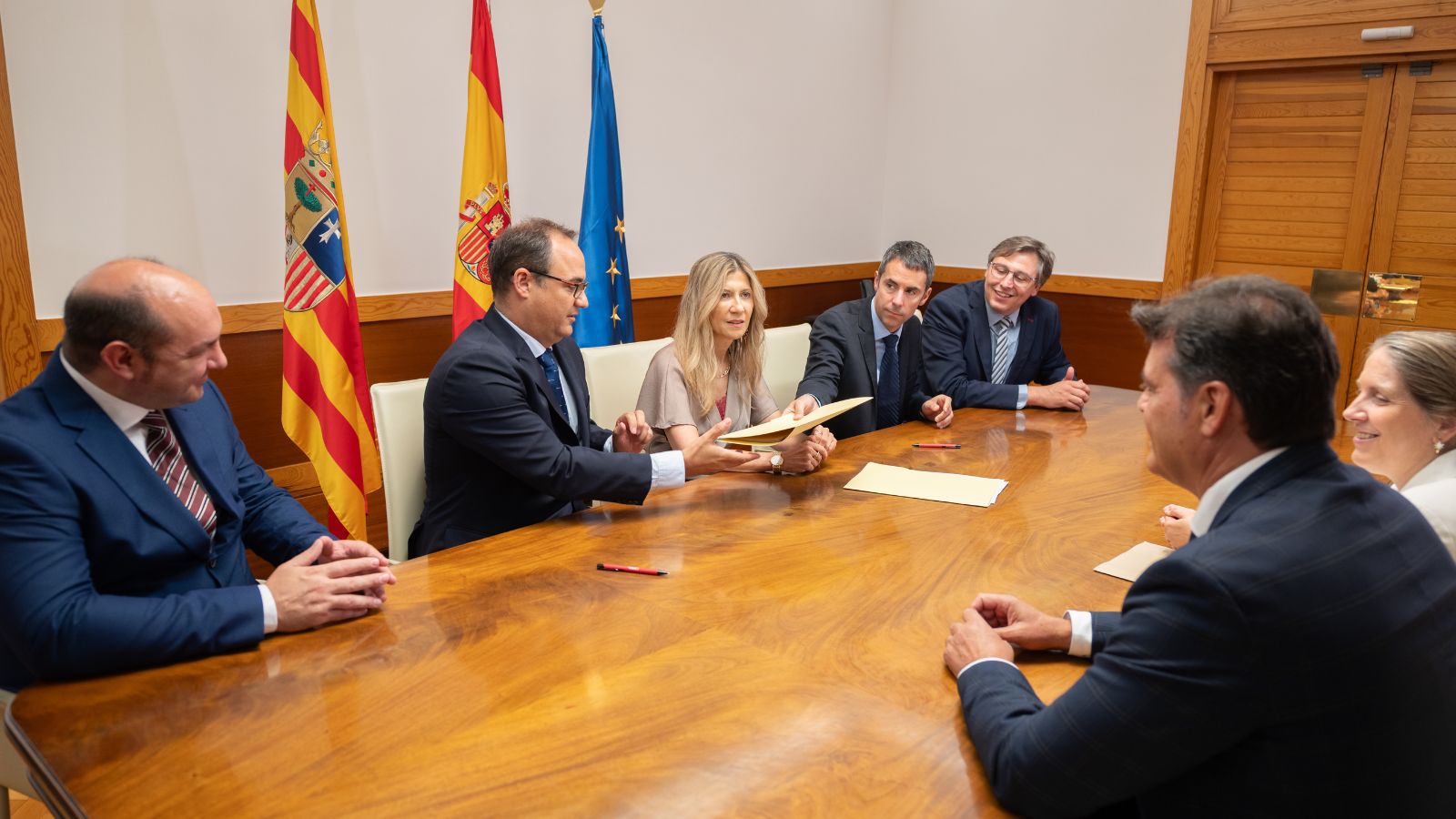 Mecanus Innovación firma acuerdo estratégico con Santa Bárbara Sistemas para impulsar la defensa inteligente