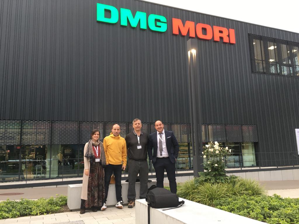 Mecanus visita la central de DMG Mori